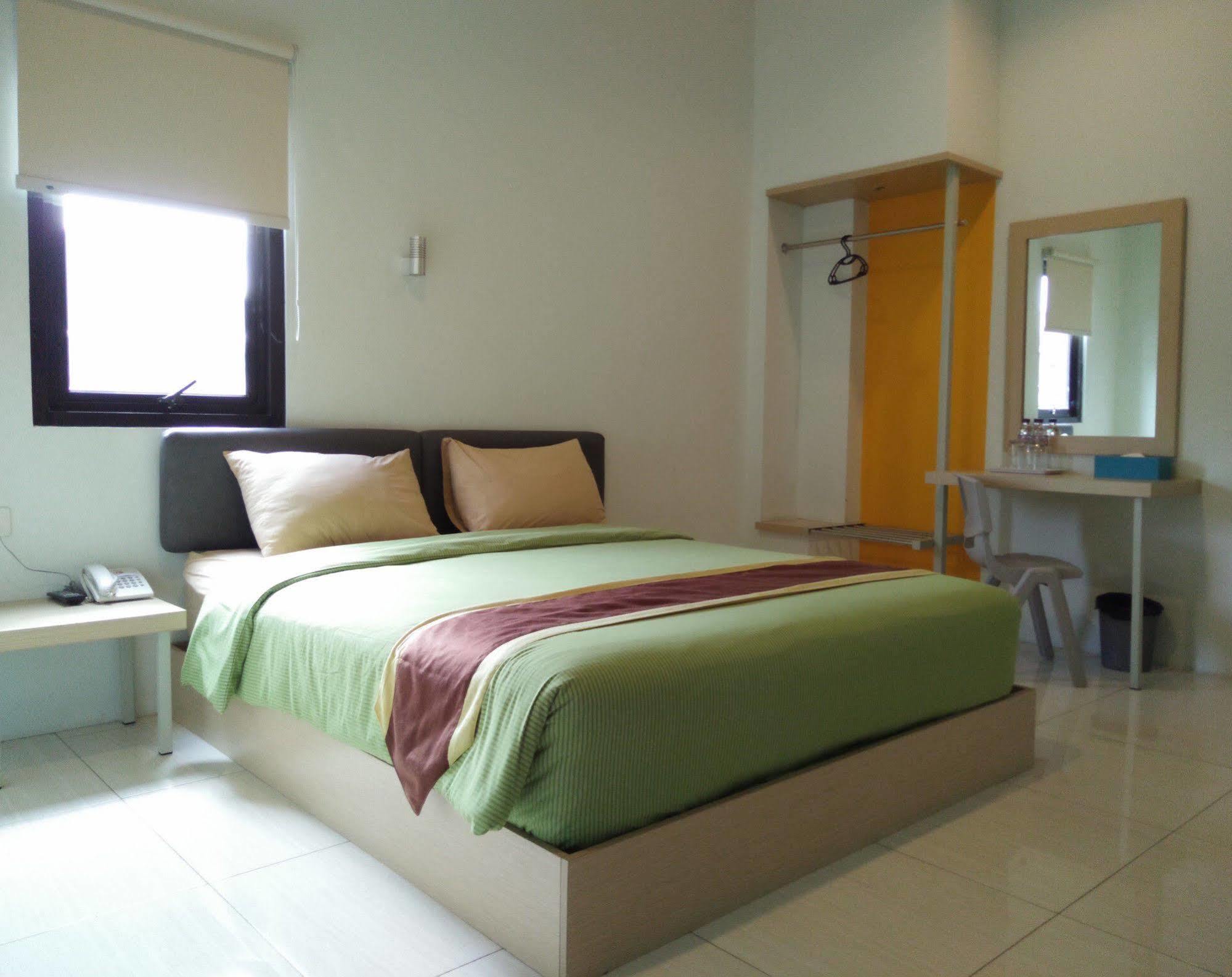 Sentra Inn Bandung Esterno foto