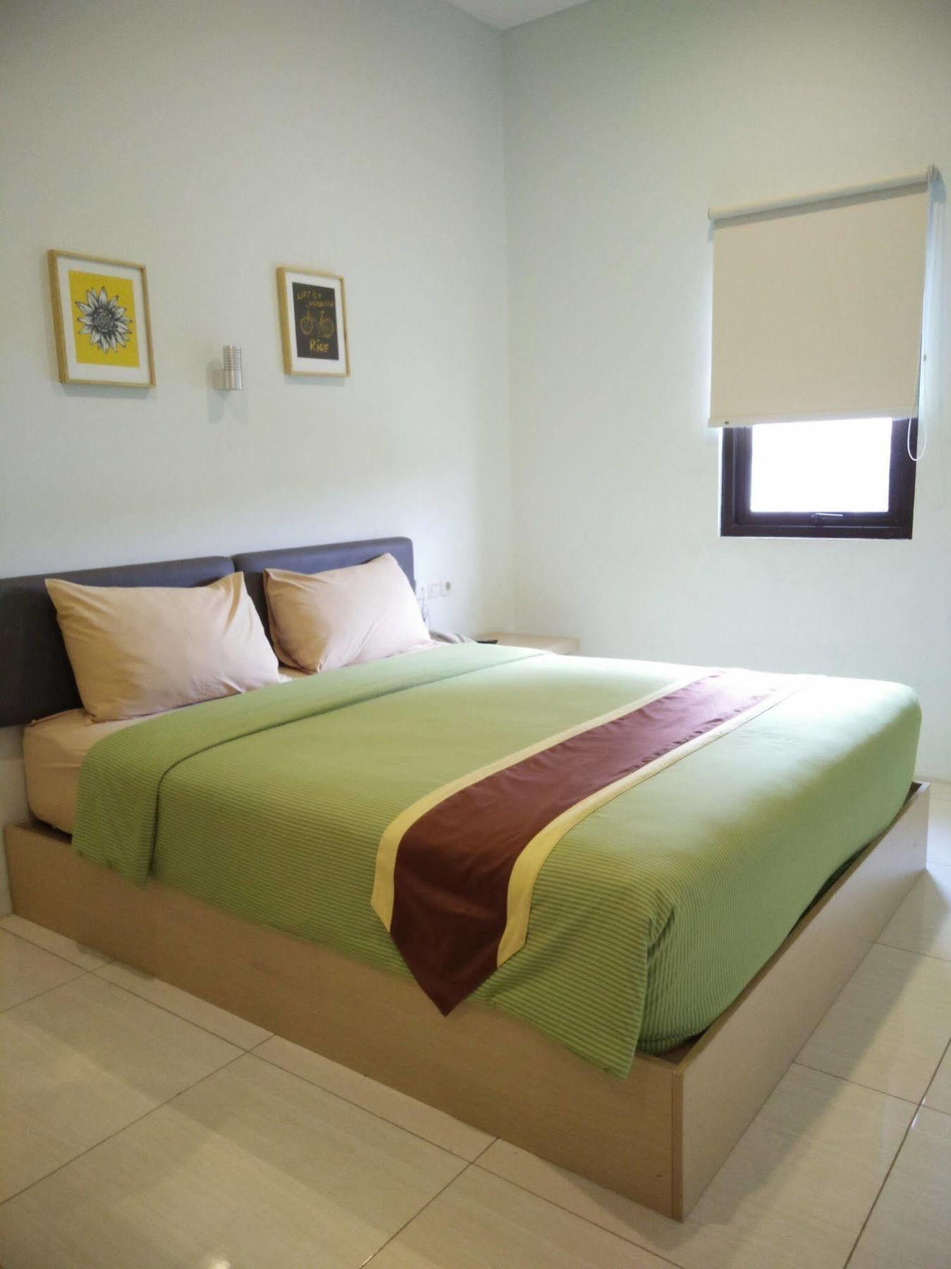 Sentra Inn Bandung Esterno foto